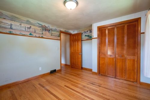 25 Chestnut St, West Springfield MA 01089-2804 exterior