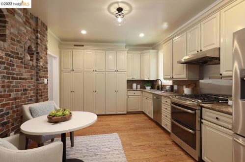 135 Tunl Rd, Berkeley CA 94705-2841 exterior