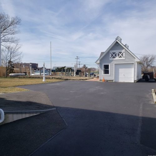 32 Sheridan Rd, Babylon NY  11702-4113 exterior