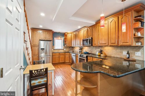 1511 Camac St, Philadelphia PA  19147-6208 exterior