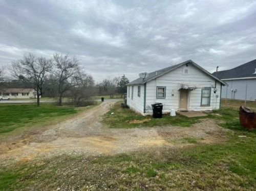 506 Parnell St, Denison TX  75020-2009 exterior