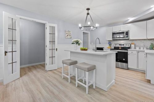 27 Lewis Blvd, Killingly CT 06239-1627 exterior