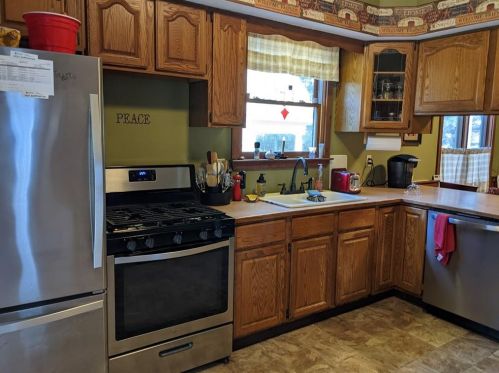 110 Highland St, Woonsocket RI 02895-1815 exterior