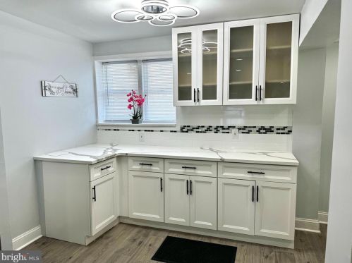 4045 Glendale St, Philadelphia PA 19124-5319 exterior