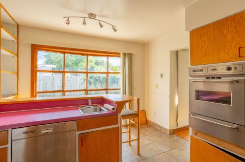 1860 Boston St, Grand Rapids MI 49506-4459 exterior