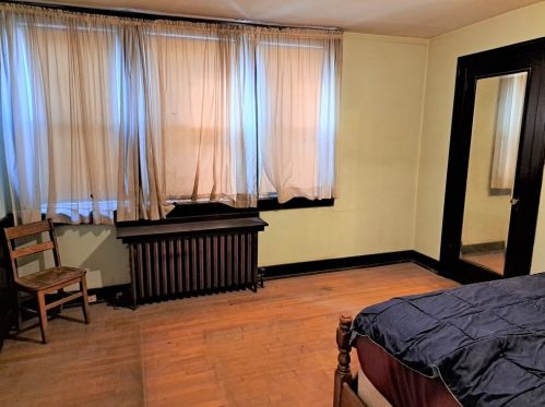 1305 Braddock Ave, Pittsburgh PA 15218-1638 exterior