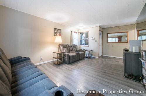 1631 Huizenga St, Meskegon MI  49442-5939 exterior