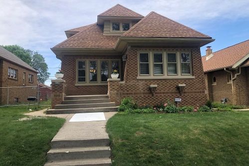 4229 16th St, Milwaukee, WI 53209-6922