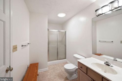 381 Thornhill Dr, Hanover PA  17331-7976 exterior