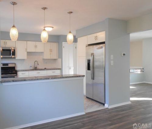 55 Livingston Ave, Edison NJ  08820-2361 exterior