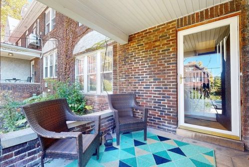 916 Farragut St, Pittsburgh PA 15206-2204 exterior