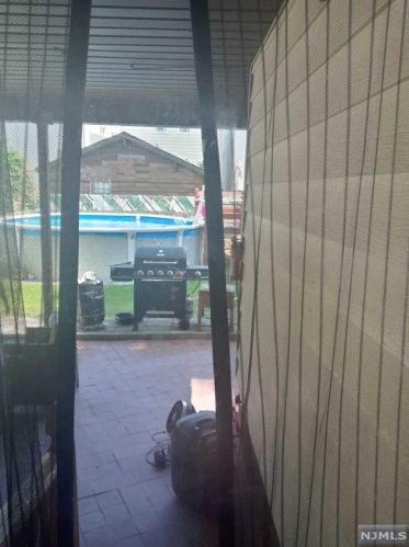 423 Sherman Pl, Fairview NJ 07022-1818 exterior