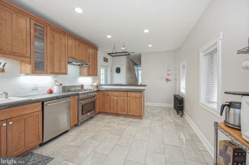 2202 Cumberland St, Philadelphia PA 19125-2204 exterior