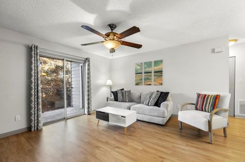 504 Granville Ct, Atlanta GA  30328-3440 exterior