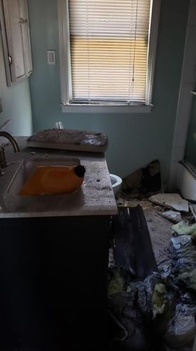 132 Annette Ave, Woonsocket RI  02895-3902 exterior