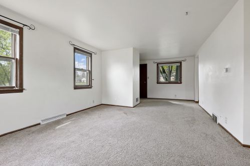 1115 Menasha Ave, Manitowoc WI 54220-2745 exterior