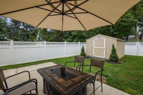 30 Mount Pleasant Pkwy, Livingston NJ  07039-2821 exterior