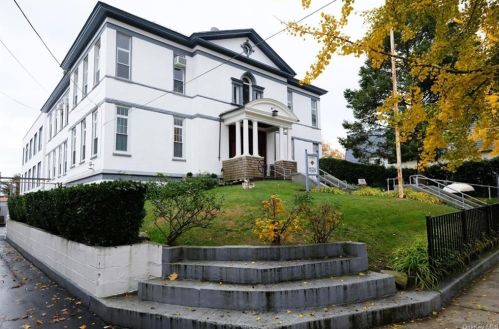 190 Fordham St, Bronx NY 10464-1411 exterior