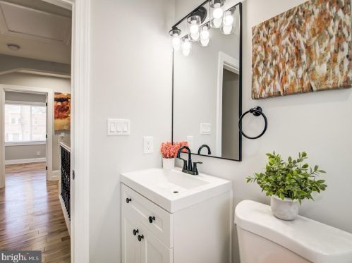 432 Orange St, Washington DC  20032-1622 exterior