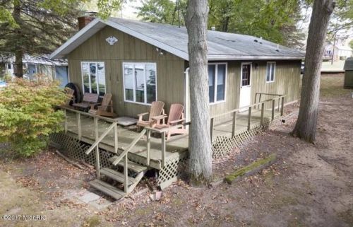 50214 Lake Shore Dr, Dowagiac MI  49047-8767 exterior