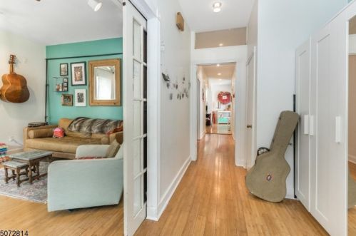 35 Lexington Ave, Montclair NJ  07042-4525 exterior