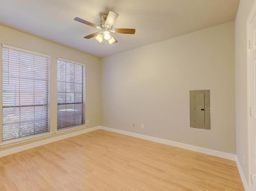 17018 Vinland Dr, Addison TX 75001-5053 exterior