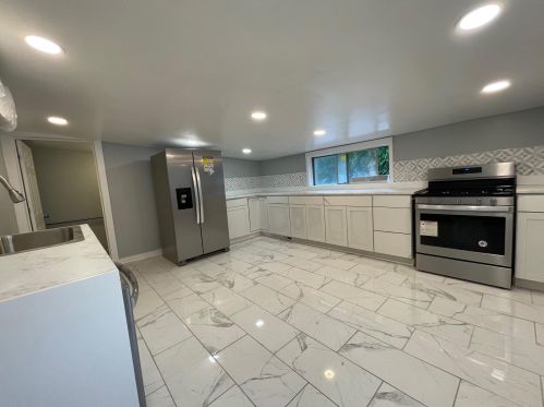 2022 Henry St, Meskegon MI  49441-3048 exterior