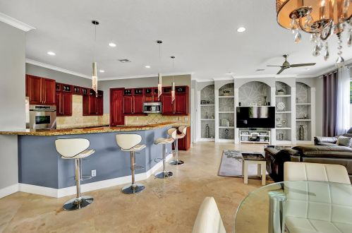 4061 Artesa Dr, Boynton Beach FL 33436-2628 exterior