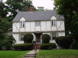 89 Upland Ave, Newton, MA 02461-2112