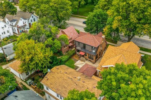 439 Oklahoma Ave, Milwaukee WI 53207-3076 exterior