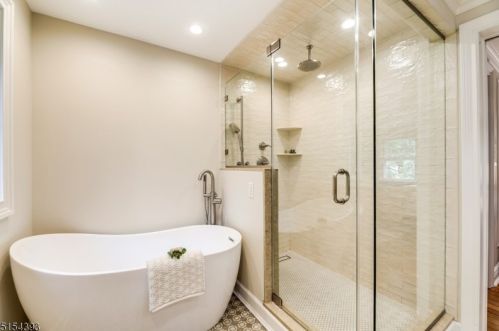 14 Lewis Dr, Maplewood NJ 07040-1005 exterior