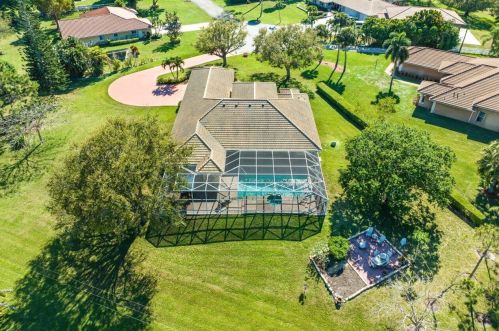 8290 Mizzen Dr, Boynton Beach FL 33472-2721 exterior