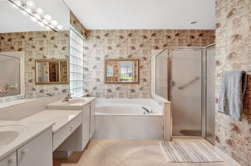 6635 Bali Hai Dr, Boynton Beach FL 33437-7046 exterior