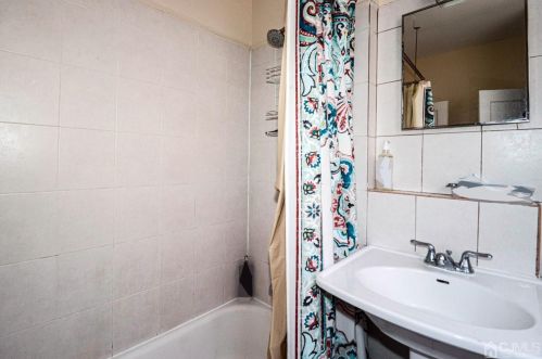 239 Hamilton St, New Brunswick NJ 08901-2205 exterior