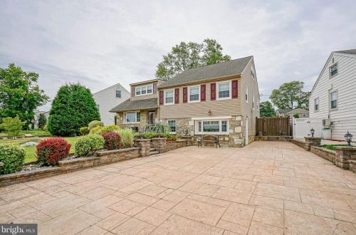 8015 Colfax St, Philadelphia, PA 19136-1702