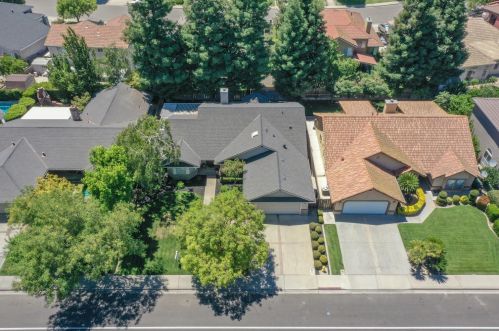 2181 Daubenberger Rd, Turlock CA 95380-9114 exterior