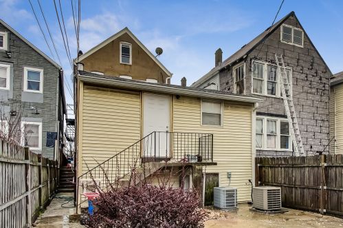 2338 18 Pl, Chicago IL 60608-2560 exterior