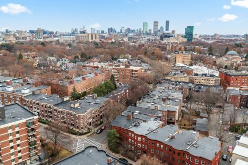 65 Pleasant St, Brookline MA 02446-3723 exterior