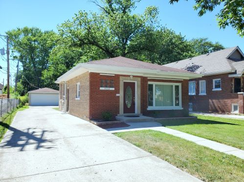 9448 Charles St, Chicago, IL 60643-5824