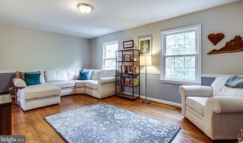 1603 Dunterry Pl, Mc Lean VA  22101-4318 exterior