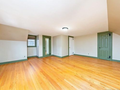 108 Harding St, New Britain CT 06052-1607 exterior