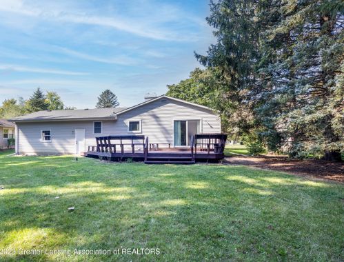 1225 Sandhill Dr, Dewitt, MI 48820-9551