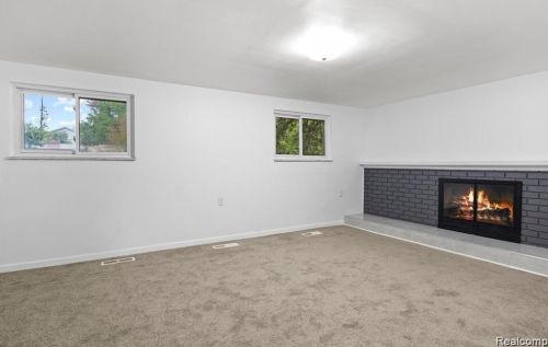 421 Beech Daly St, Dearborn Heights MI  48125-1000 exterior