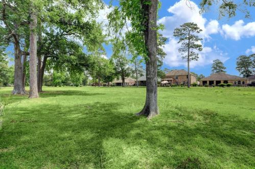 8118 12 Fairway Ln, Humble TX 77346-1716 exterior