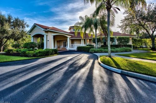 179 Burnt Pne Dr, Naples FL 34119-9774 exterior