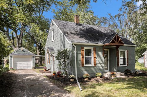 1623 Baker Dr, Kalamazoo, MI 49048-1215