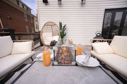 5532 Forbes Ave, Pittsburgh PA  15217-1126 exterior