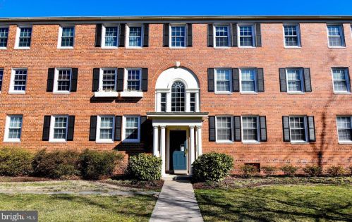 6625 10th St, Alexandria, VA 22307-6625