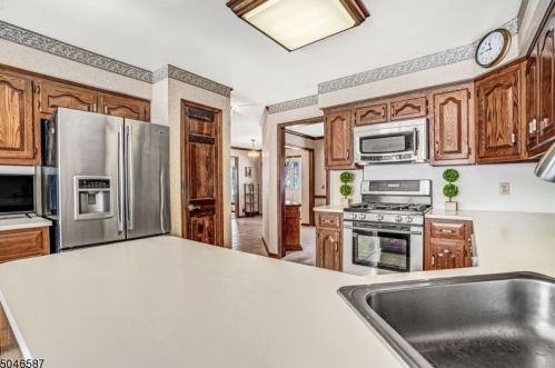 14 Muirfield Ln, Bridgewater NJ 08807-1268 exterior