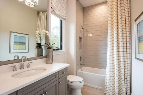 179 Mahogany Dr, Naples FL 34108-2926 exterior